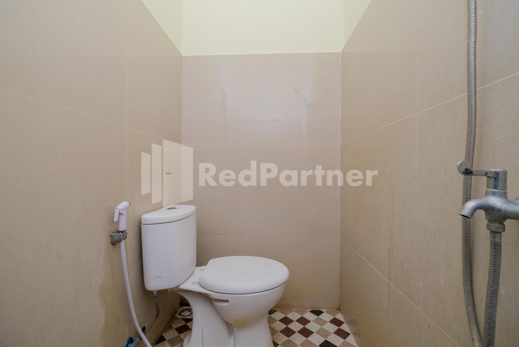 Grand Kencana Guesthouse Syariah Near Wisata Bahari Lamongan Paciran Buitenkant foto