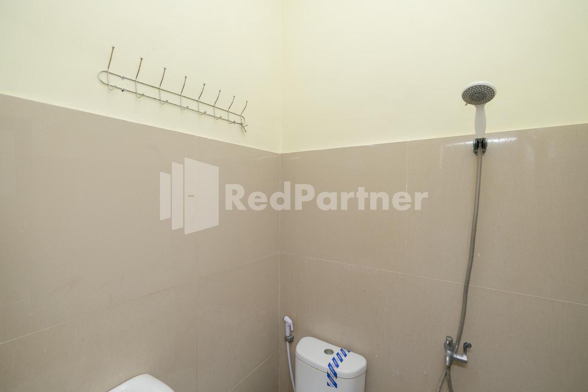 Grand Kencana Guesthouse Syariah Near Wisata Bahari Lamongan Paciran Buitenkant foto